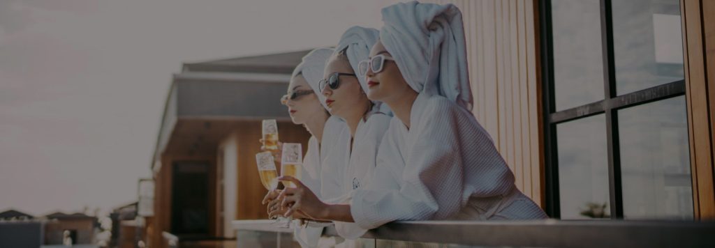 Cover w1440 h500 tw2102 th729 x10 y1414 luxury villa 9 drk